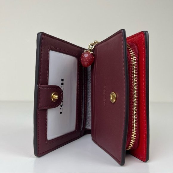 🍓 NWT Coach Snap Wallet With Strawberry - Picture 4 of 7